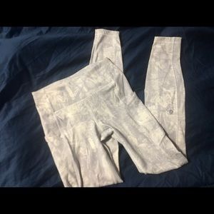 🤍Lululemon Size 2 Leggings🤍